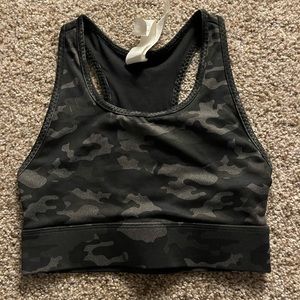 Black camo Fabletics racer back sports bra with back mesh pocket NWOT